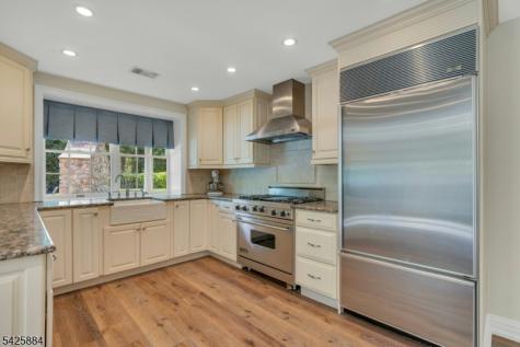 15 Fieldstone Court East Hanover NJ 07936