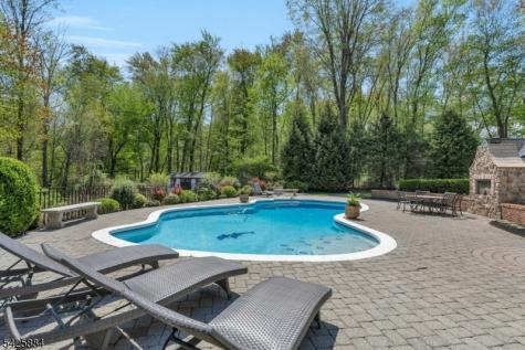 15 Fieldstone Court East Hanover NJ 07936