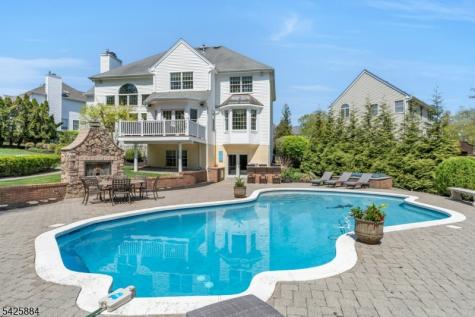 15 Fieldstone Court East Hanover NJ 07936