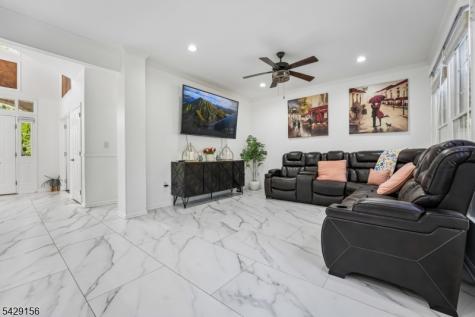 6 Diane Court Wayne NJ 07470