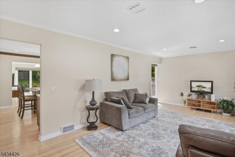 79 Winding Way Cedar Grove NJ 07009