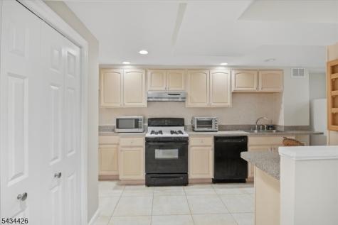 79 Winding Way Cedar Grove NJ 07009