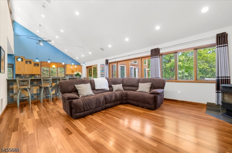 11 White Bridge Road Franklin NJ 08867