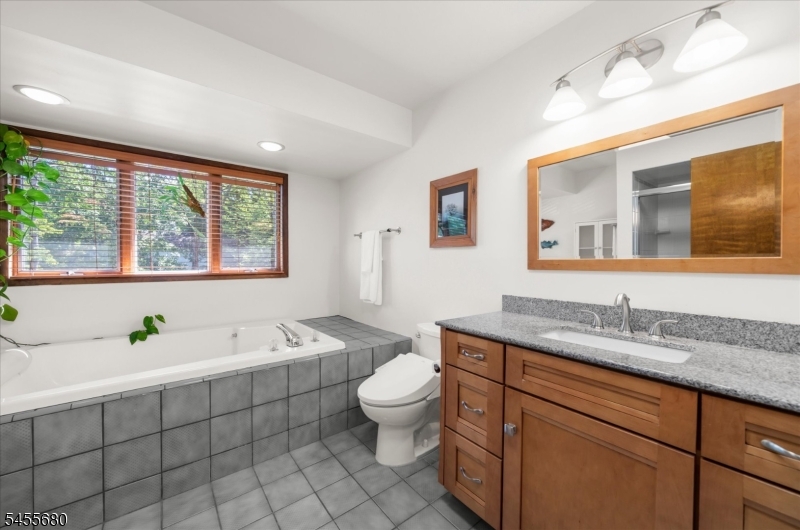11 White Bridge Road Franklin NJ 08867
