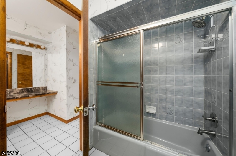 11 White Bridge Road Franklin NJ 08867