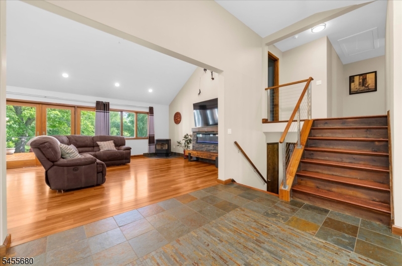 11 White Bridge Road Franklin NJ 08867