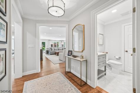 11 Cayuga Way Millburn NJ 07078