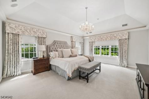 11 Cayuga Way Millburn NJ 07078