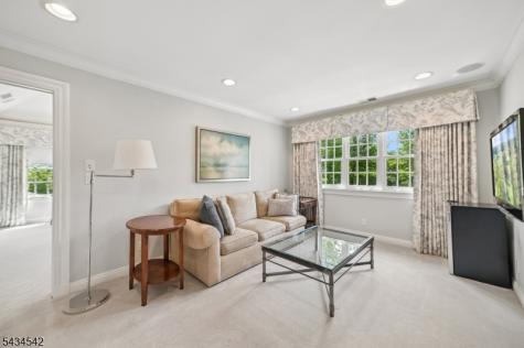 11 Cayuga Way Millburn NJ 07078