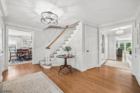 11 Cayuga Way Millburn NJ 07078