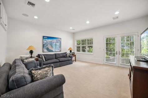 11 Cayuga Way Millburn NJ 07078
