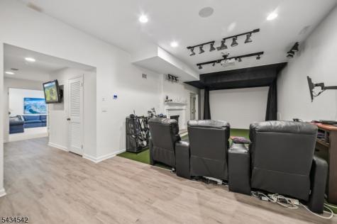 11 Cayuga Way Millburn NJ 07078