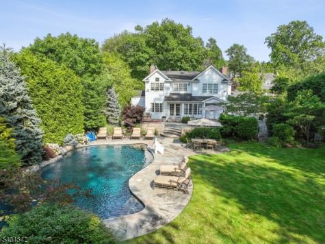11 Cayuga Way Millburn NJ 07078