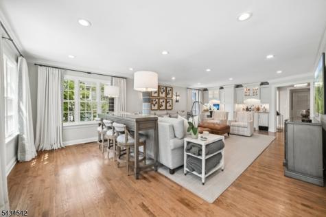 11 Cayuga Way Millburn NJ 07078