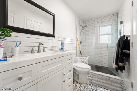 5 Jessie Street Carteret NJ 07008