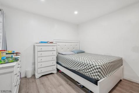 670 Devon Street Kearny NJ 07032