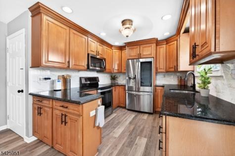 16 Devonshire Terrace Mount Olive NJ 07836