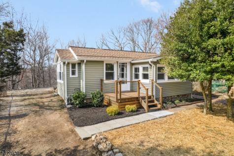 23 Harriet Way Roxbury NJ 07850