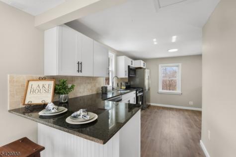 23 Harriet Way Roxbury NJ 07850