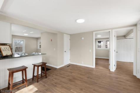 23 Harriet Way Roxbury NJ 07850