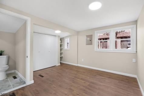 23 Harriet Way Roxbury NJ 07850