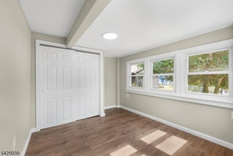 23 Harriet Way Roxbury NJ 07850