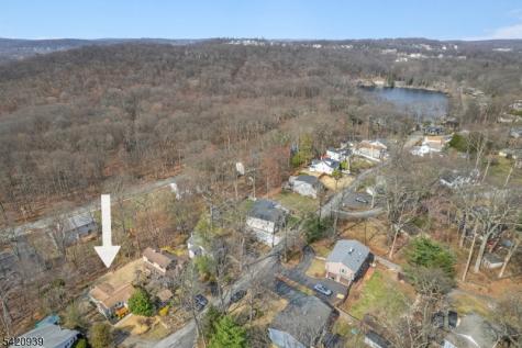 23 Harriet Way Roxbury NJ 07850