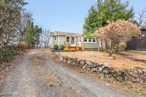 23 Harriet Way Roxbury NJ 07850