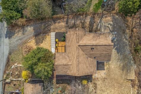 23 Harriet Way Roxbury NJ 07850