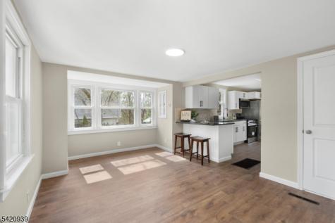 23 Harriet Way Roxbury NJ 07850