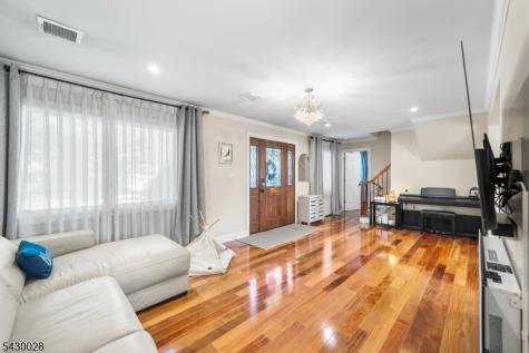 124 Crain Road Paramus NJ 07652