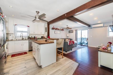 208 Maxim Drive Hopatcong NJ 07843