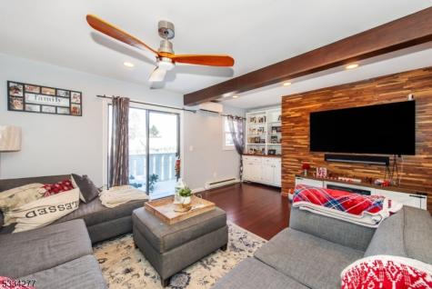 208 Maxim Drive Hopatcong NJ 07843