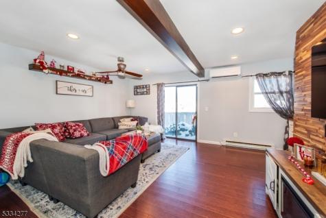 208 Maxim Drive Hopatcong NJ 07843