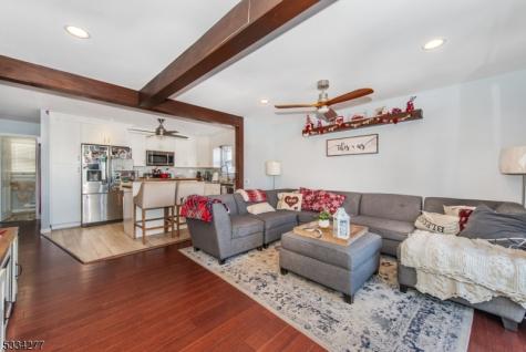 208 Maxim Drive Hopatcong NJ 07843
