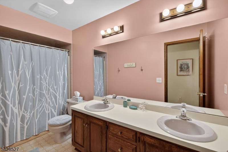 2 W View Drive Raritan NJ 08822
