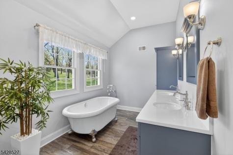 2 W View Drive Raritan NJ 08822