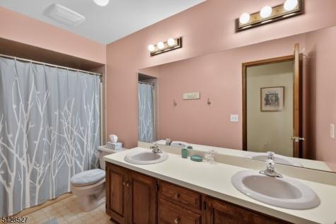 2 W View Drive Raritan NJ 08822