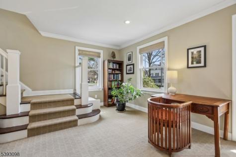 395 Meadowbrook Lane South Orange Village NJ 07079
