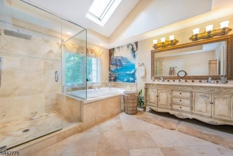 16 Cheri Lane Fairfield NJ 07004