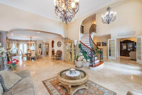 16 Cheri Lane Fairfield NJ 07004