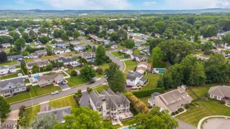 16 Cheri Lane Fairfield NJ 07004