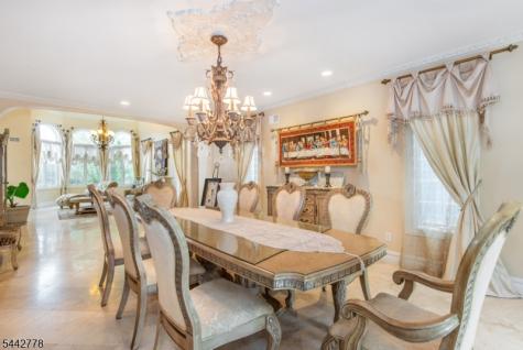 16 Cheri Lane Fairfield NJ 07004