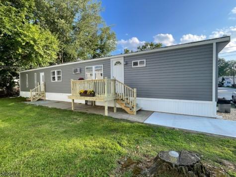 28 Finns Drive Wayne NJ 07470