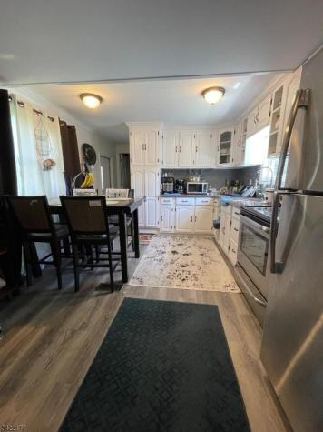 28 Finns Drive Wayne NJ 07470