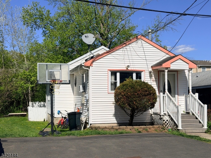 44 Salem Place Aberdeen NJ 07721