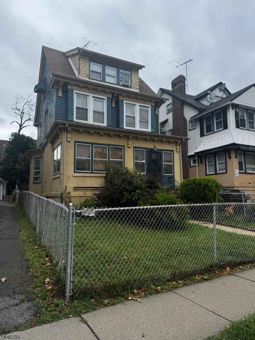 179 N Munn Avenue East Orange NJ 07017