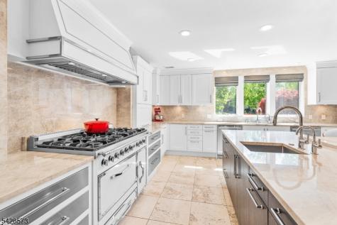 37 Hemlock Road Livingston NJ 07039