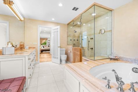 37 Hemlock Road Livingston NJ 07039