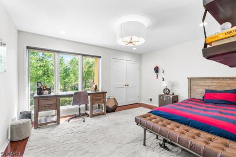 37 Hemlock Road Livingston NJ 07039